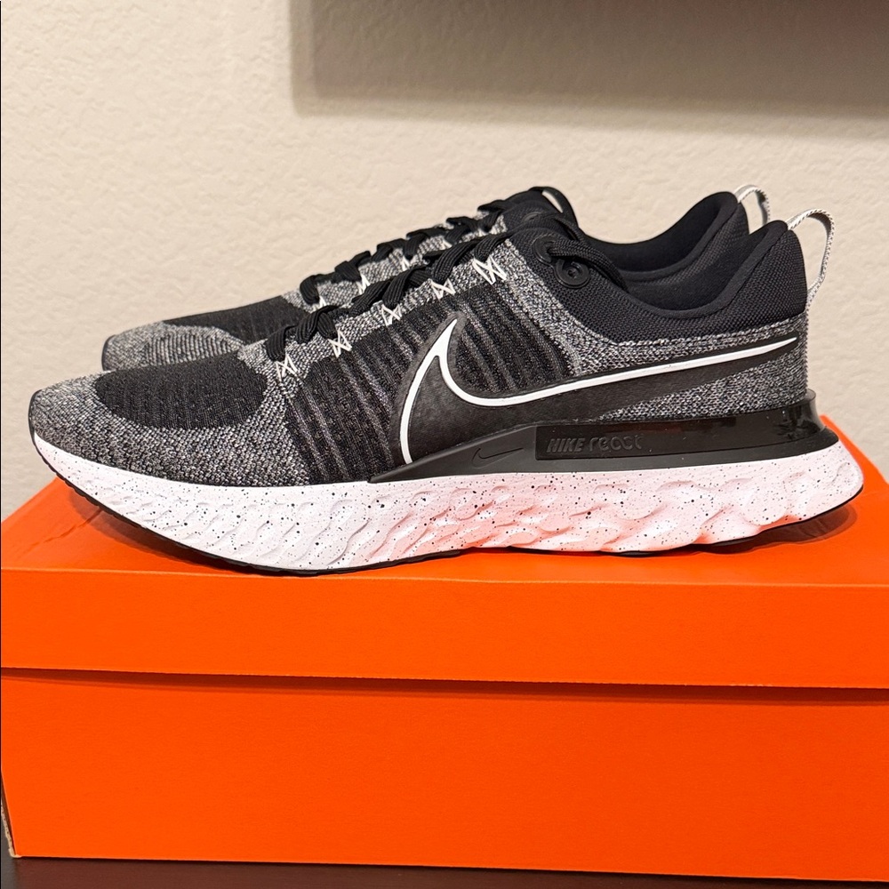 Nike React Infinity Run Flyknit 2 - White and Black